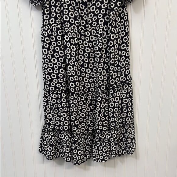 Mod Lusive Daisy Tiered Milk Maid Floral Black and White Dress Size L - Picture 3 of 6